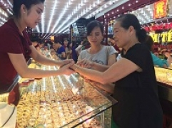 Thông tin thị trường vàng sáng 01.8.2017: Vàng ít biến động