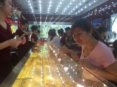 Thông tin thị trường vàng sáng 4.7.2018: Vàng thế giới bật tăng từ đáy, trong nước đồng loạt tăng 