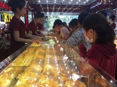 Thông tin thị trường vàng sáng 19.7.2018: Vàng thế giới giảm sâu, trong nước biến động nhẹ