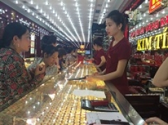 Thông tin thị trường vàng sáng 30.7.2018: Đầu tuần vàng nhích nhẹ 