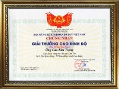 Nghệ nhân ưu tú Quốc gia Cao Kim Trọng vinh dự nhận giải thưởng Cao Đình Độ