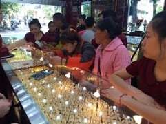 Bản tin thị trường vàng sáng 30.12: Vàng trong nước giao động nhẹ