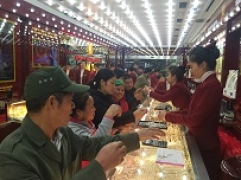 Bản tin thị trường vàng sáng 24.2: Sau phiên bật tăng hôm qua, sáng nay giá vàng khá ổn định