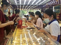 Bản tin thị trường vàng sáng 7/3: Vàng tăng mạnh vượt ngưỡng 71 triệu mỗi lượng