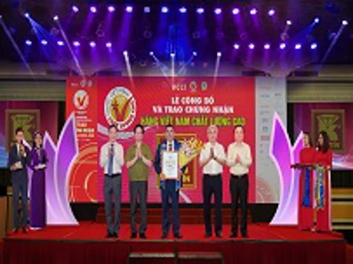 Kim Tín vinh dự tiếp tục được trao danh hiệu Hàng Việt Nam chất lương cao